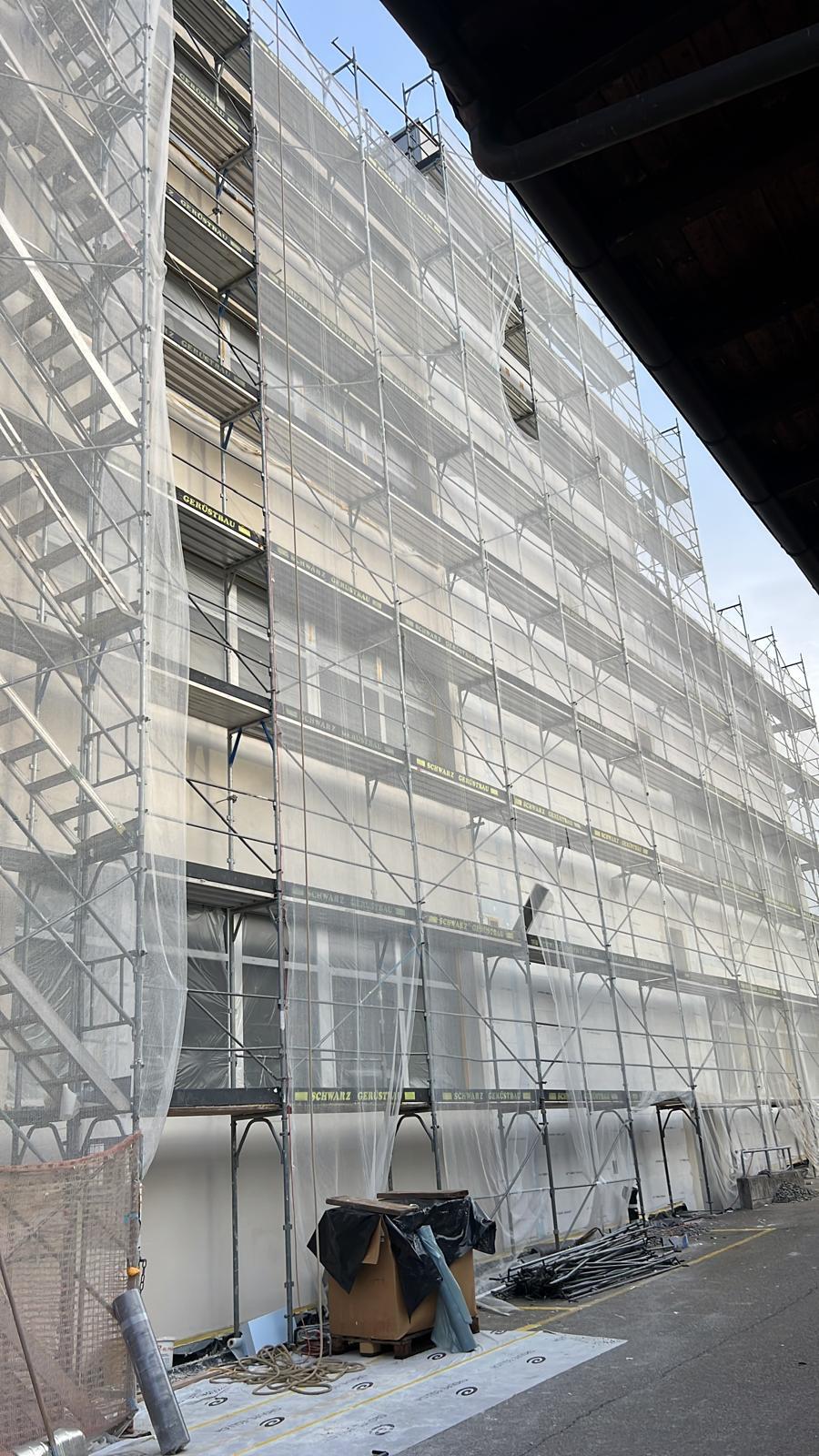 Baustelle mit Dämmmaterial