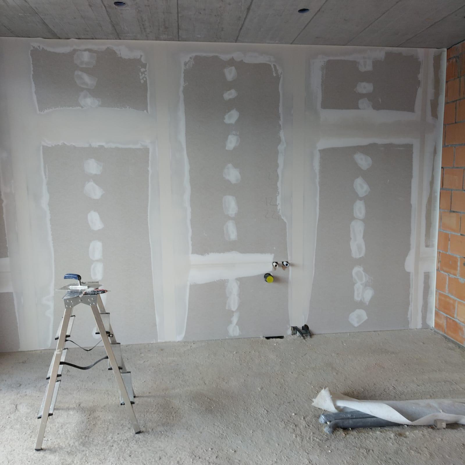 Offene Installationswand